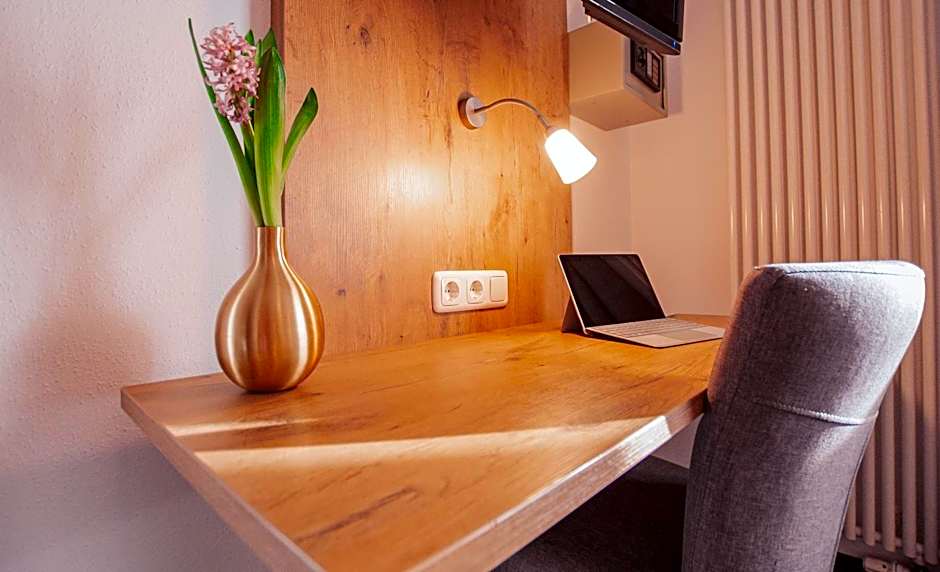 Hotel am Hachinger Bach by Blattl