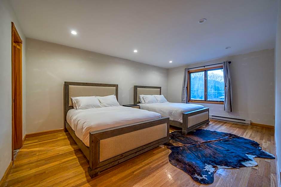 The Haüs Windham - Luxury Suites, Hot Tub, Mountain Views!