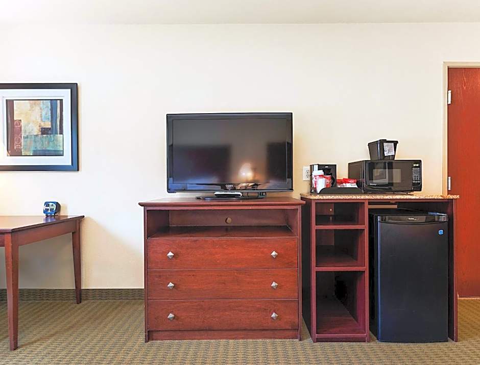 Cobblestone Hotel & Suites - Knoxville