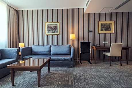 King Suite with Dining and Living Area