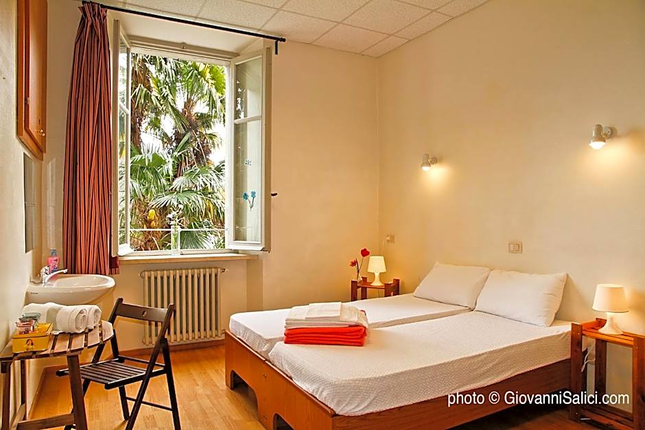SANTANGELA Hostel & Rooms