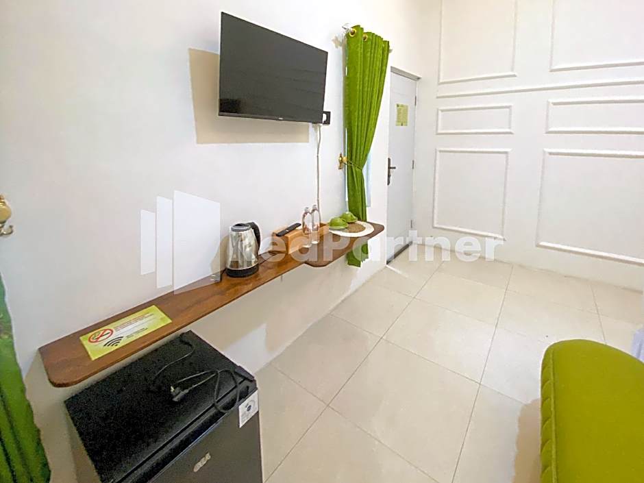 CBG INN RedPartner near Stasiun Solo Balapan