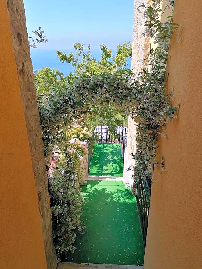 Perla del Levante Hostel