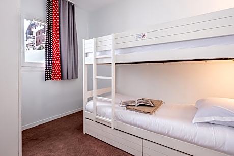 Studio with Sleeping Alcove (4 People)