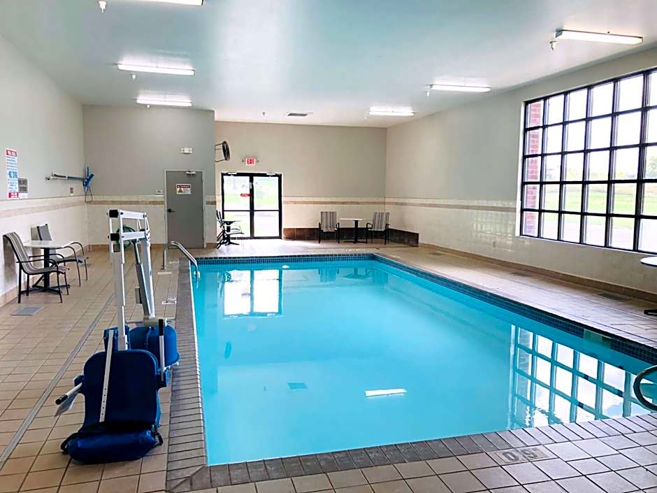 La Quinta Inn & Suites by Wyndham Minneapolis Northwest
