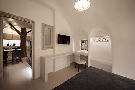 Executive Suite with Outdoor Hot Tub