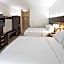 Holiday Inn Express & Suites Chicago West - St Charles By IHG