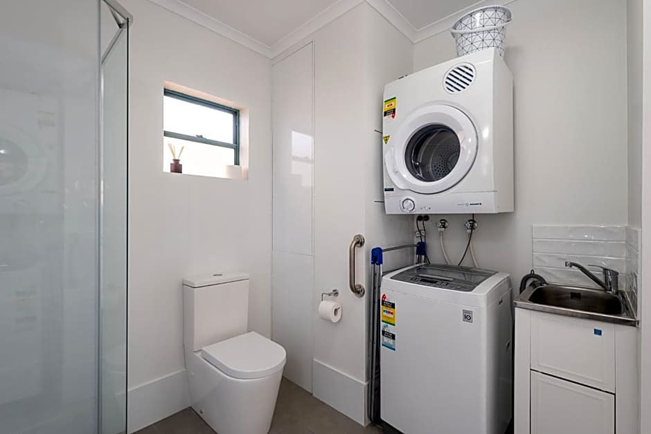 Noosa River Sandy Shores Hotel