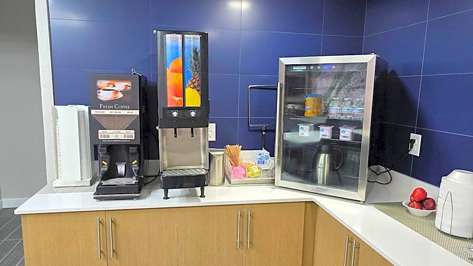 Clarion Pointe Decatur Downtown