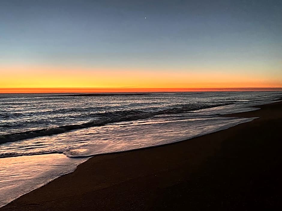The Beach House at Si Como No Inn