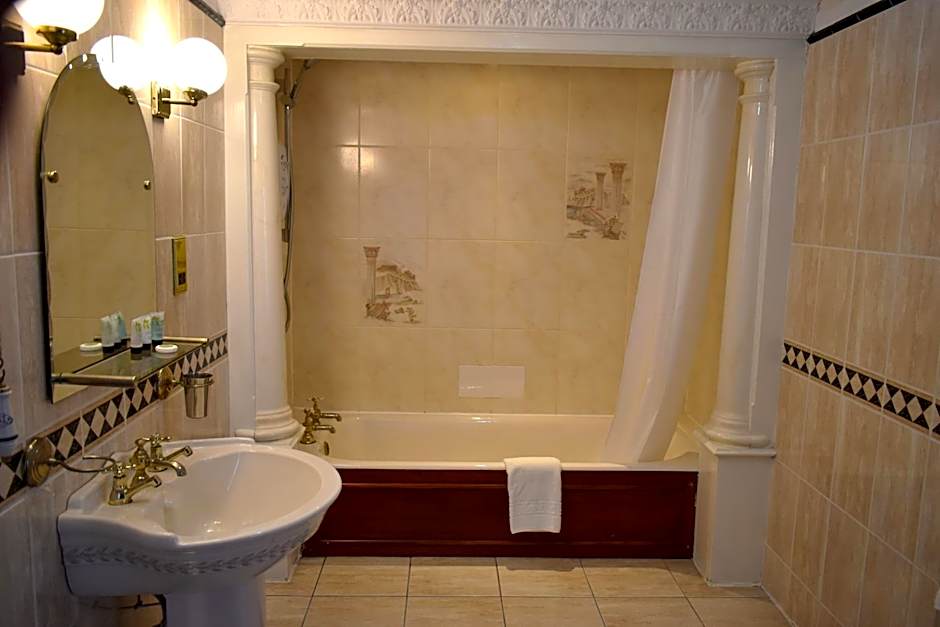 Donington Manor Hotel