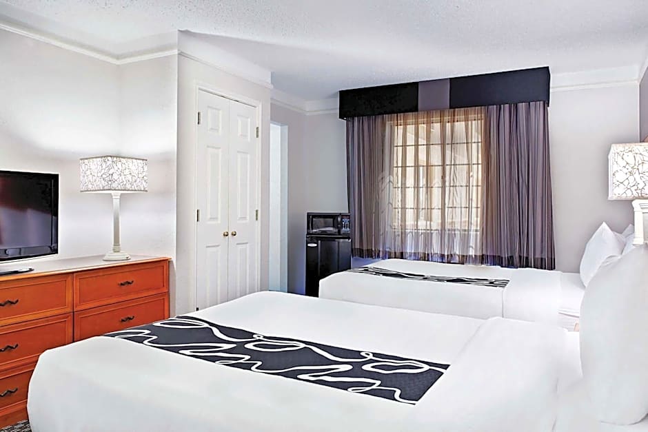 La Quinta Inn & Suites by Wyndham Champaign