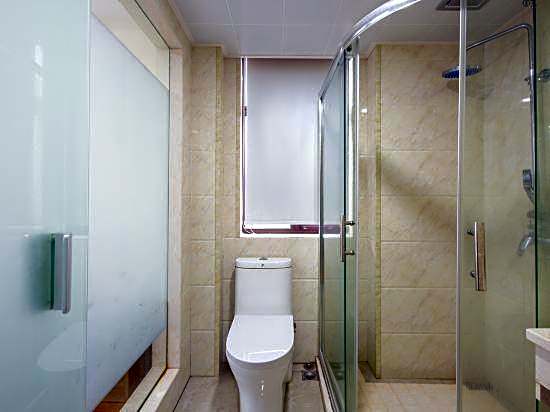 Zhenfeng Business Hotel
