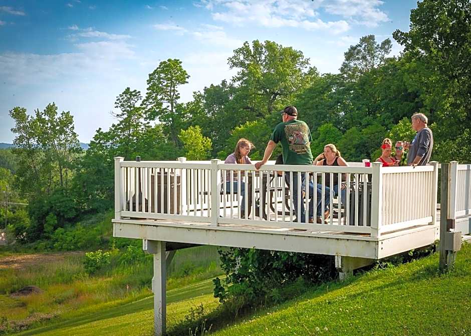 Savanna Inn & Suites