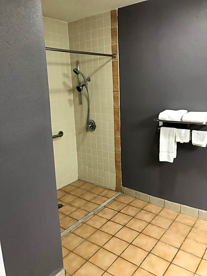 Super 8 by Wyndham Slidell