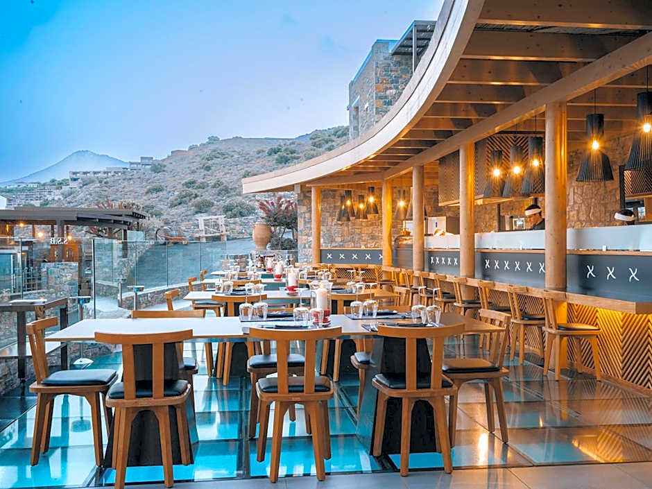 Royal Marmin Bay Boutique & Art Hotel