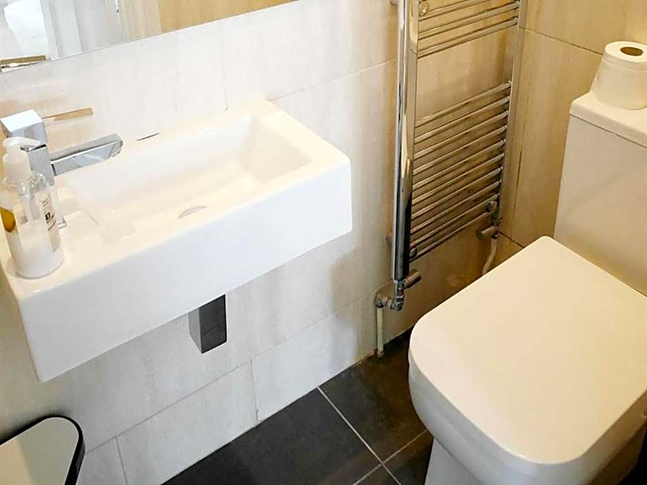 Kew Studios and Rooms