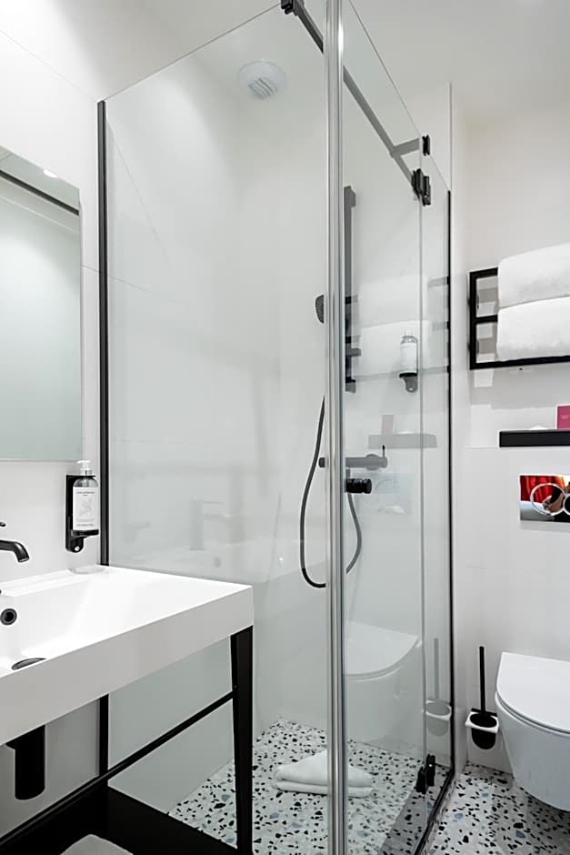 Trendy Canettes Hotel