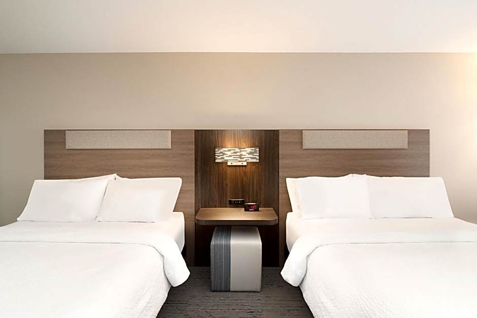 Holiday Inn Express & Suites Bozeman West By IHG