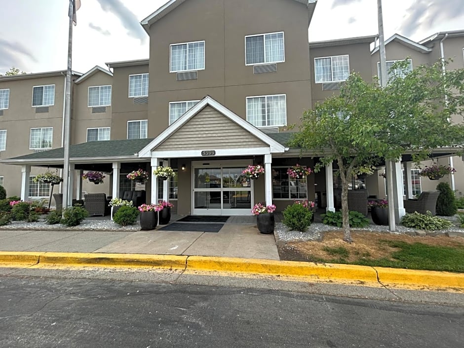 Country Inn & Suites by Radisson, Grand Rapids Airport, MI