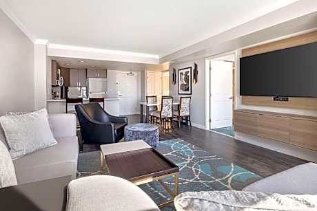 1 Bedroom King Suite Hearing Accessible
