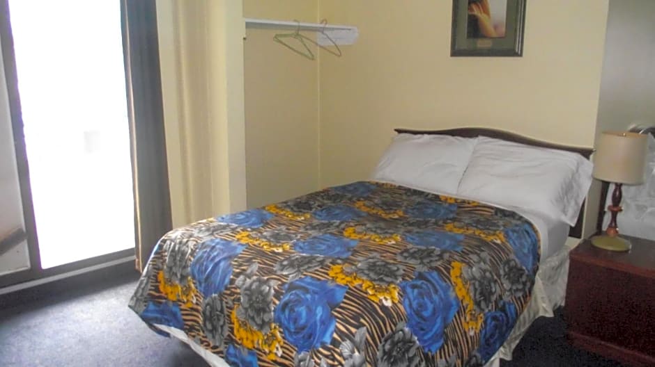 Empress Inn and Suites by the Falls