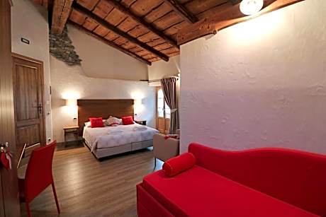 Large Quadruple Room with Balcony