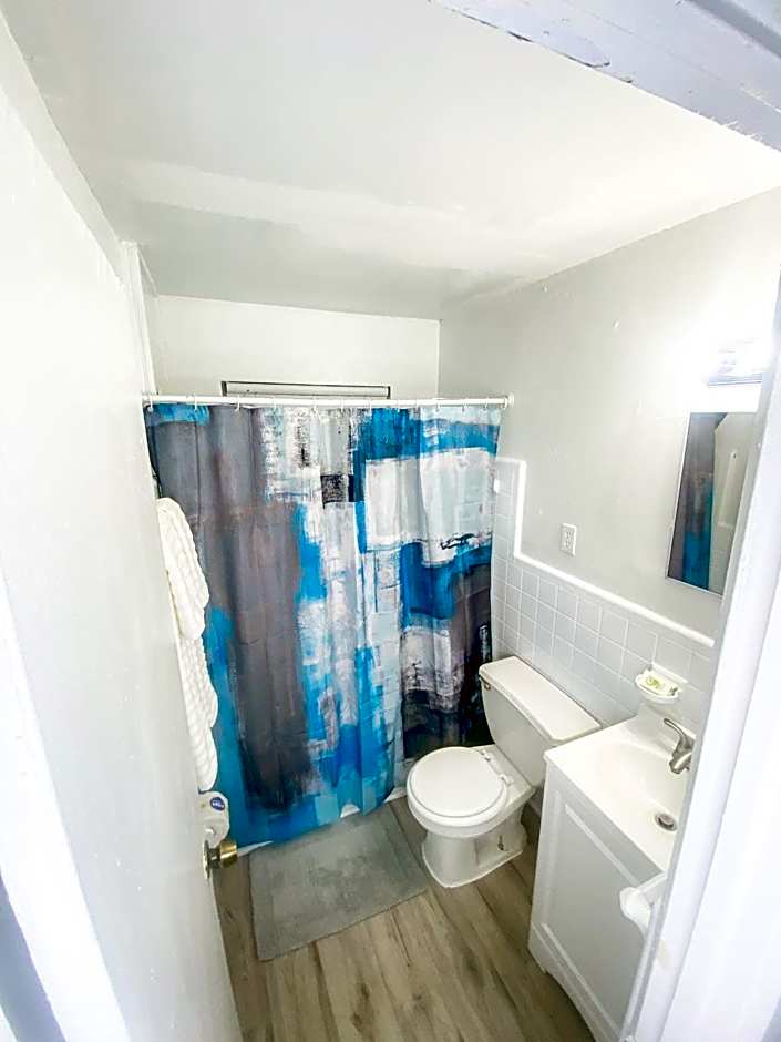 Uptown Inn & Suites