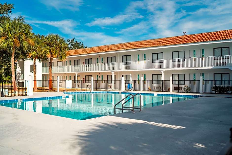 Travelodge by Wyndham Orlando Lake Buena Vista South