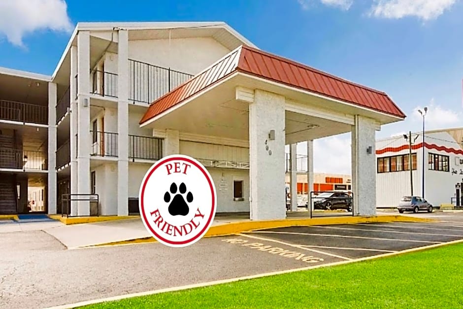 OYO Hotel Mobile, AL I-65 at Airport Blvd
