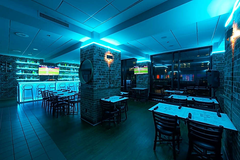 Travelodge by Wyndham Montreal Centre