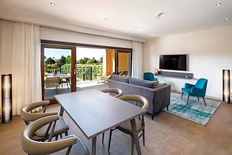 Duplex Two Bedroom Townhouse with Private Pool