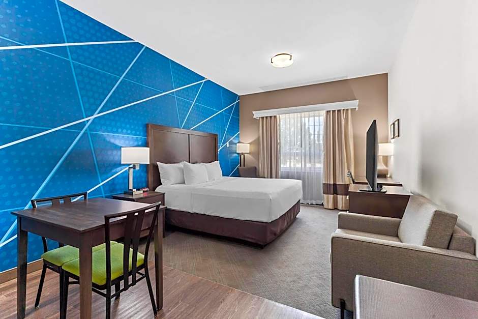 Comfort Inn & Suites Red Deer - Highway 11