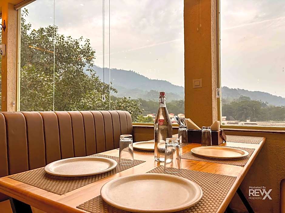 Hotel Nirvana Palace Near Parmarth Niketan