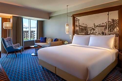 Renaissance by Marriott Izmir Hotel