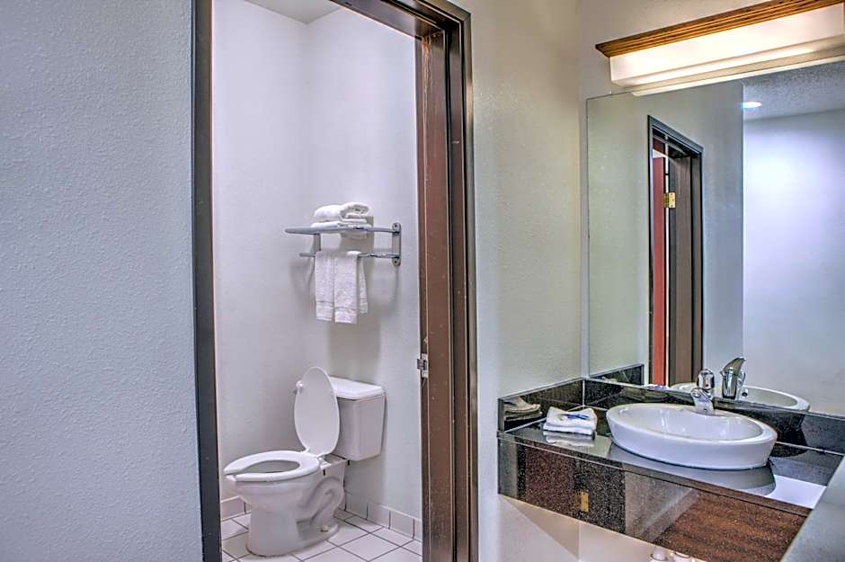 Motel 6-Dallas, TX - Northwest