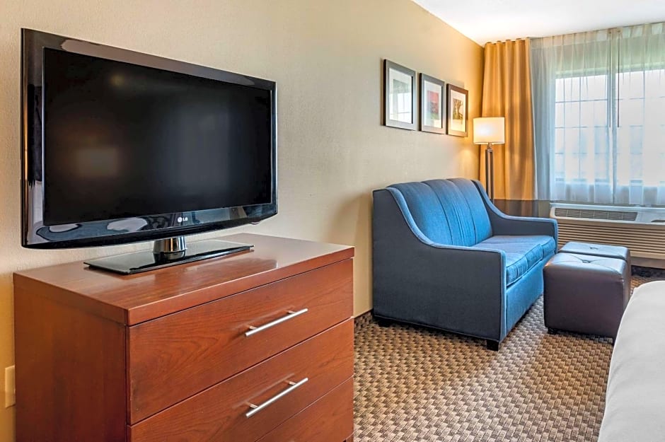 Comfort Inn & Suites Napoleon