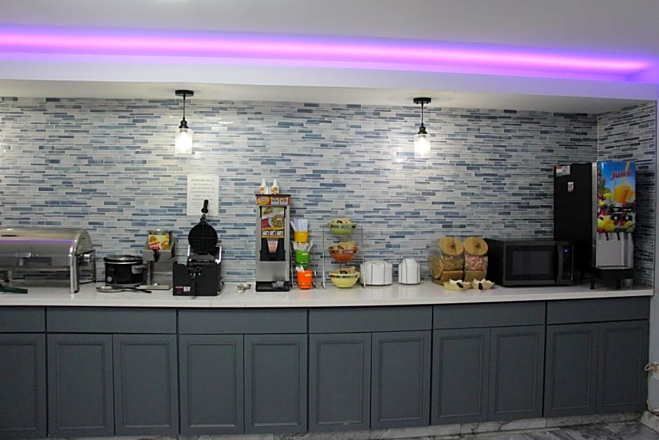 Douglas Inn & Suites Cleveland