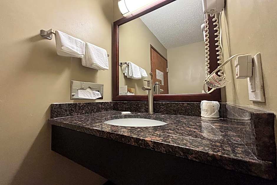 Super 8 by Wyndham Normal Bloomington