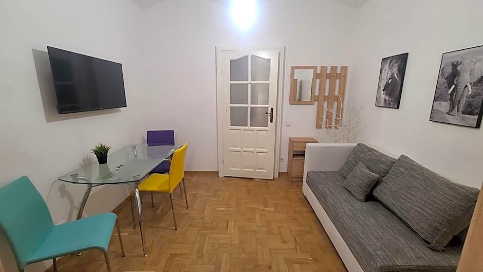 Lorf Hostel&Apartments