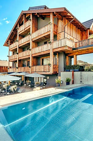 ALMMONTE SENSUM SUITES - Funky Living Hotel
