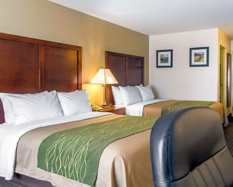 Queen Room with Two Queen Beds - Non-Smoking