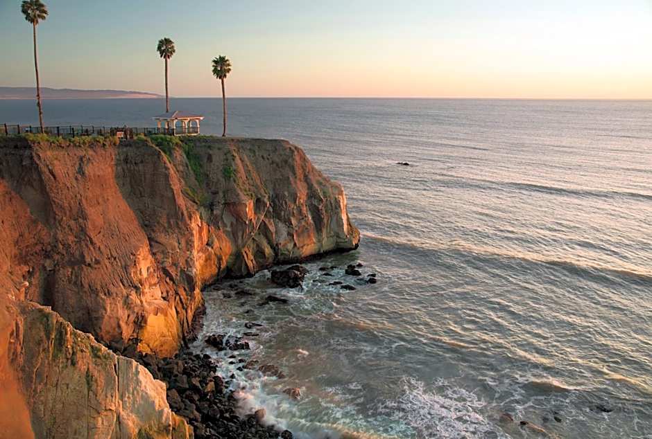 Shore Cliff Hotel