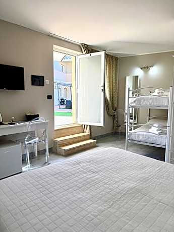 Economy Quadruple Room