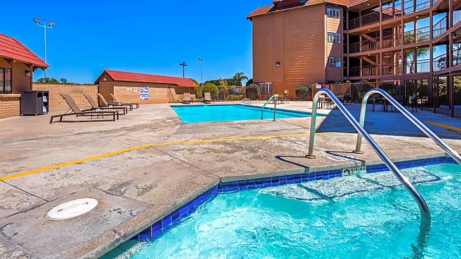 Lompoc Valley Inn and Suites
