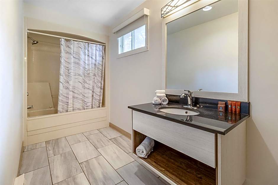 Dannys Hotel Suites; SureStay Collection by Best Western