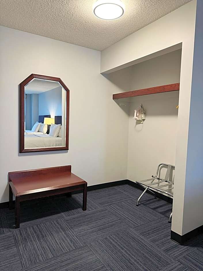 Divya Sutra Plaza and Conference Centre Calgary Airport