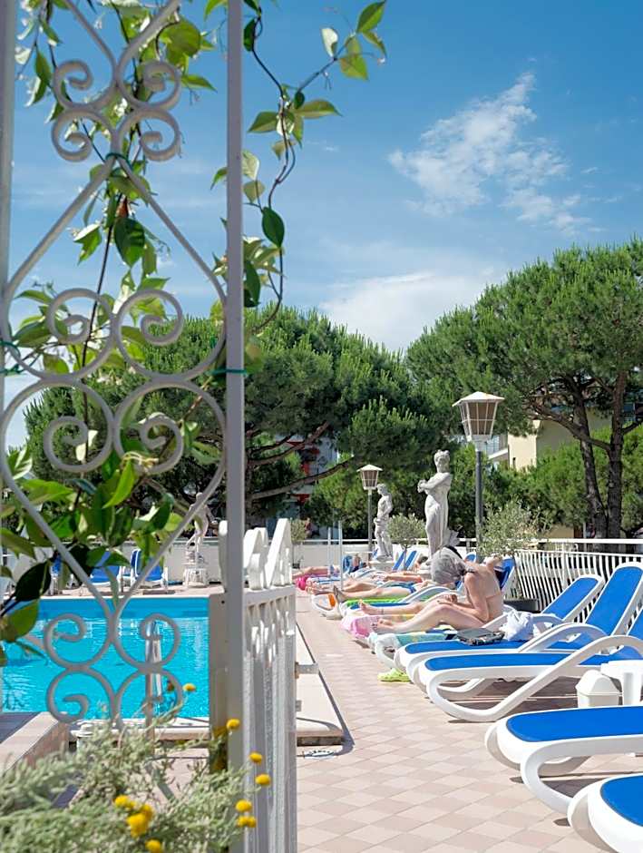 Hotel Trevi