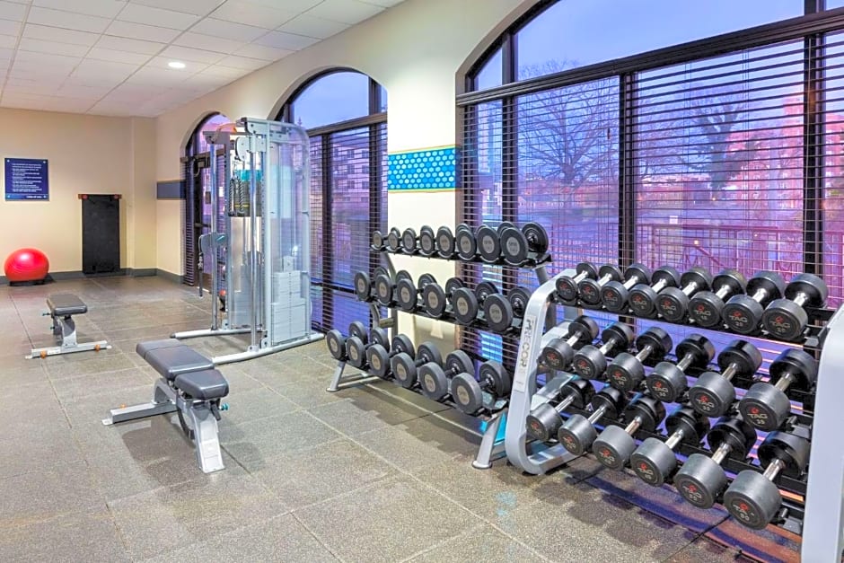 Hampton Inn By Hilton & Suites Kansas City-Country Club Plaza