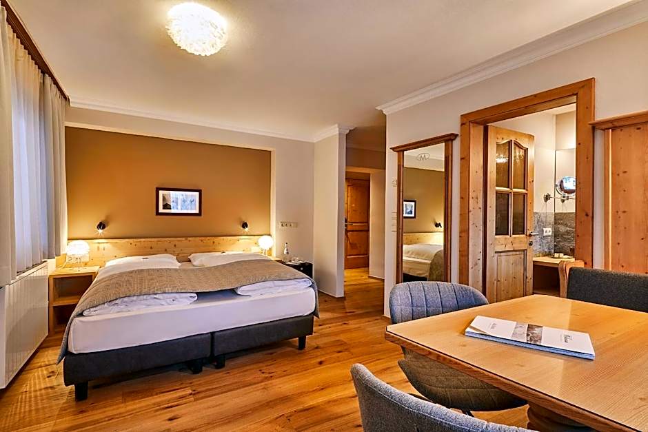 Photo 1 of 6 of Suite